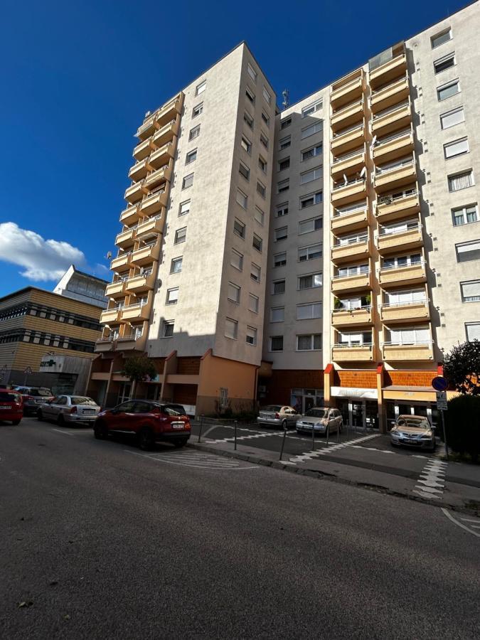 Backstage Apartment Gyor Ngoại thất bức ảnh