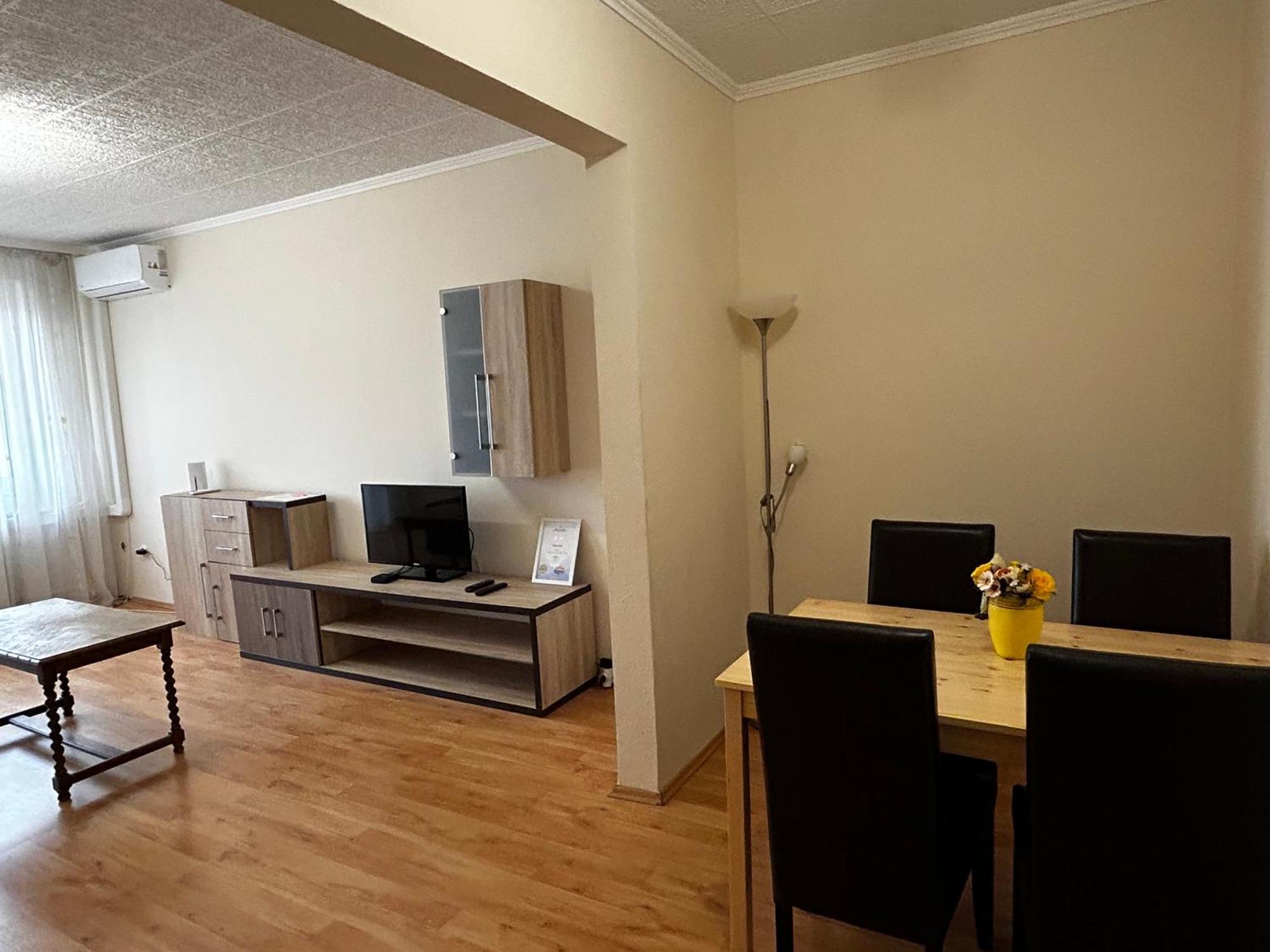 Backstage Apartment Gyor Ngoại thất bức ảnh